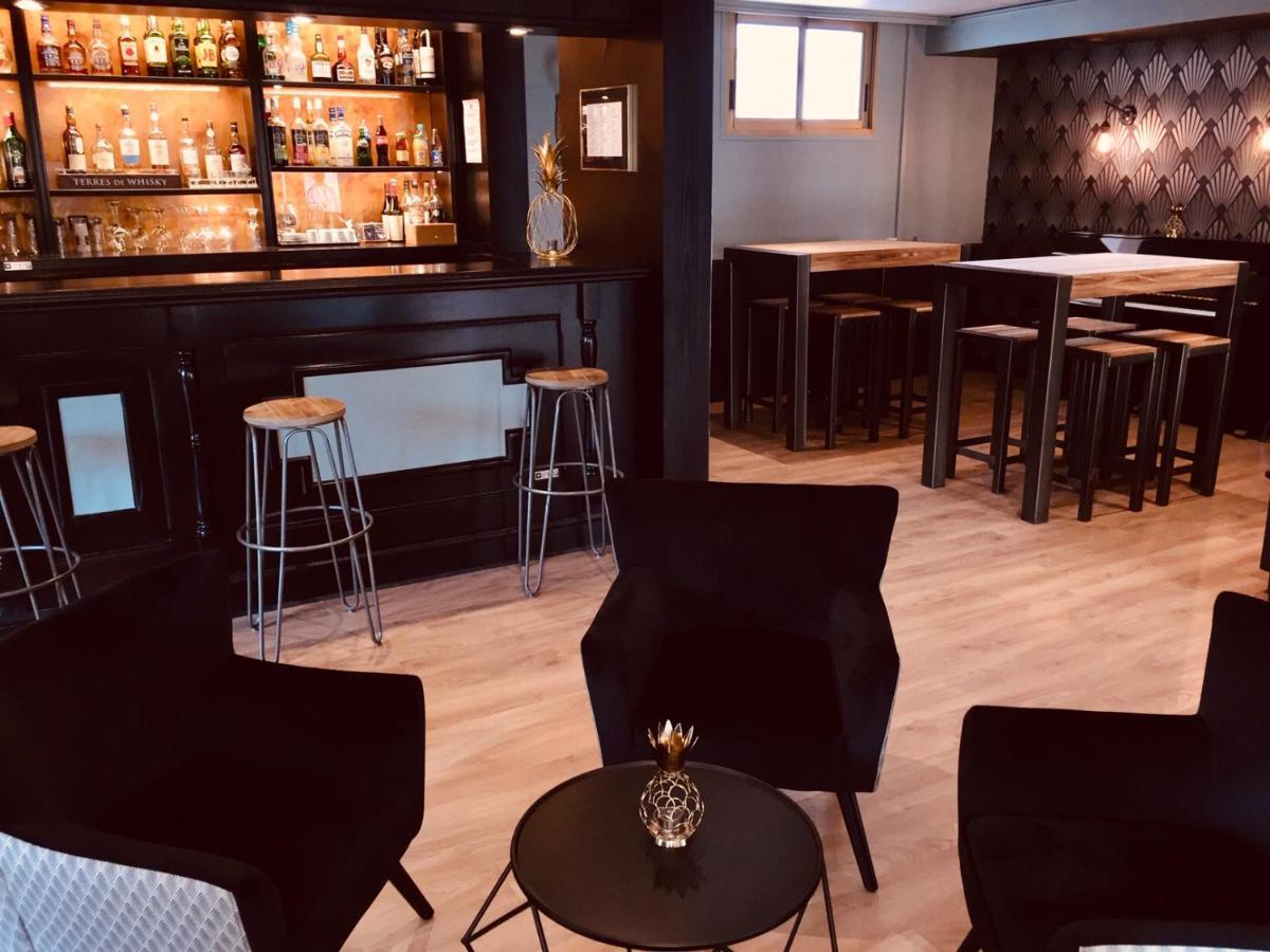 Hotel Le Cardinal Rueil Centre Eksteriør billede