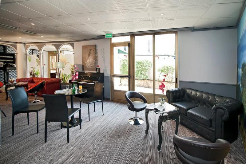 Hotel Le Cardinal Rueil Centre Eksteriør billede